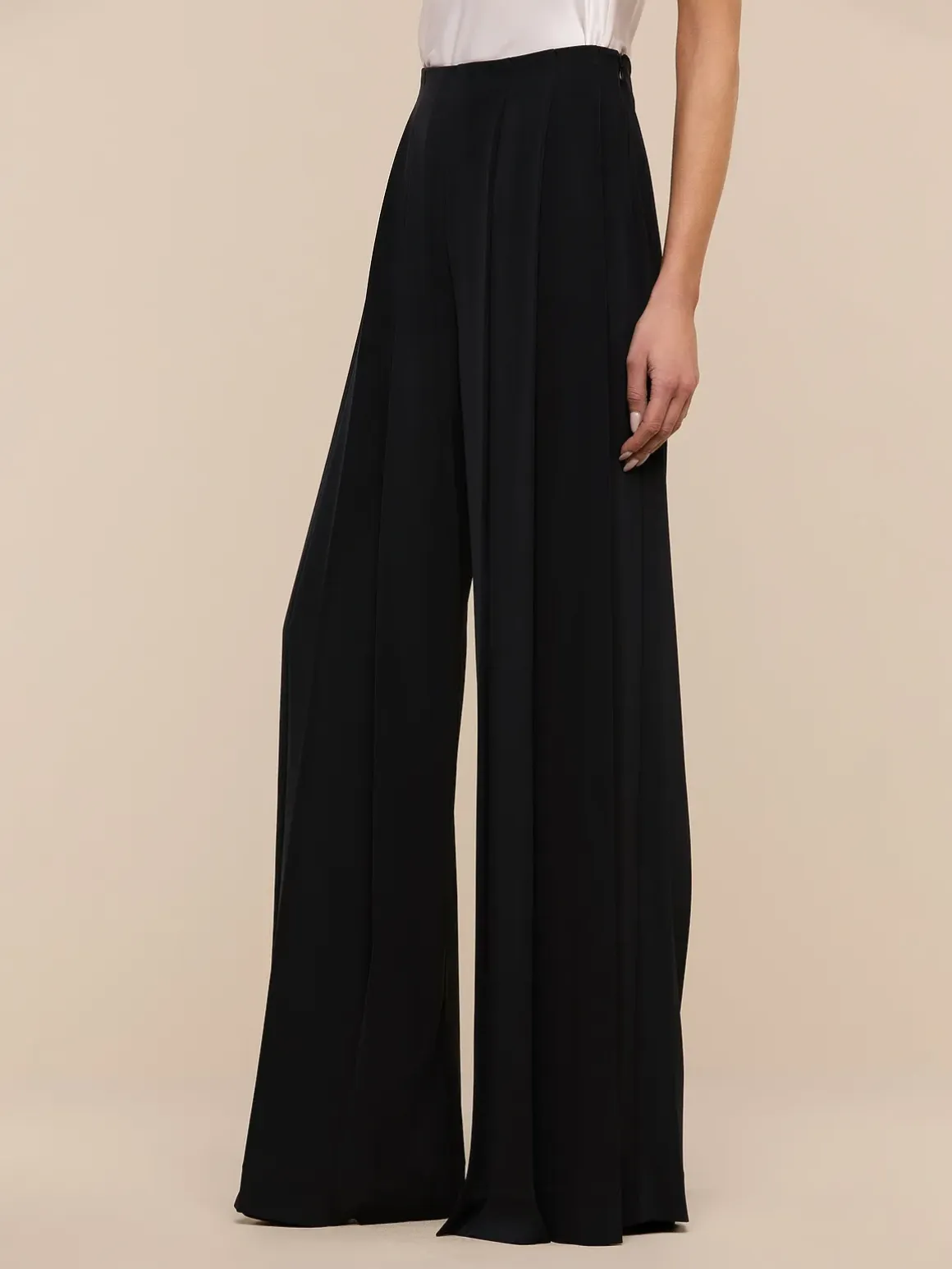 Nova Pleated Wide-Leg Pant